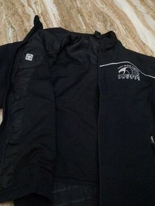 Baure jecket is really good and comfortable jecke