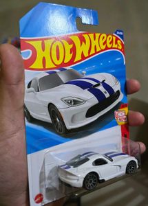 Hot Wheels SRT Viper &amp; Dodge Charger Hellcat