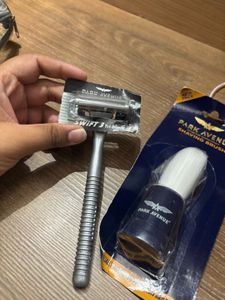 Park Avenue Shaving Kit w Brush And Tri Blade
