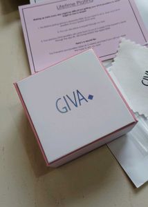 GIVA Heart Necklace
