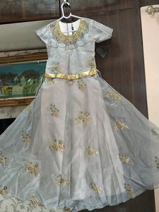 gown