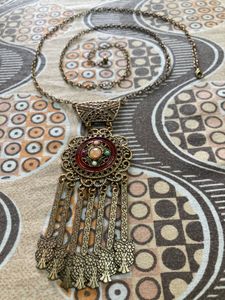 Vintage-Style Statement Necklace
