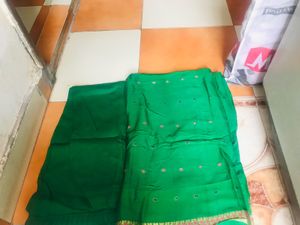 Beautiful Simple Saree With Blouse
