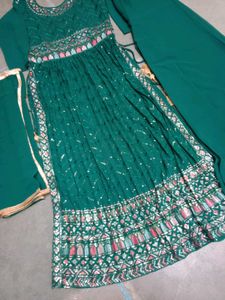 Nayra Cut Wedding Dress