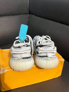 ADIDAS YEEZY BOOST 350 V2 ZEBRA Replica Shoe