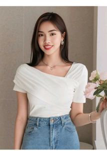 Women Soldi White Trendy Tshirt
