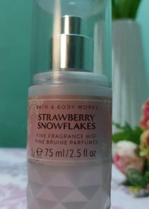Strawberry Snowflakes by Bath and Body Works, 10ml