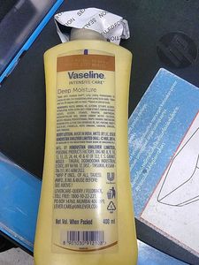 Vaseline Deep Moisture Lotion