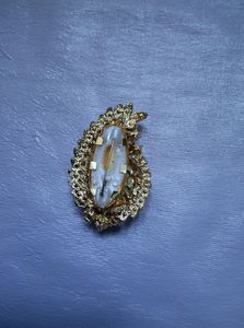 Golden Stone Saree Pin