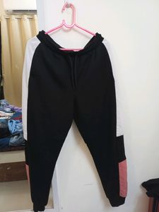 Black Joggers (Women&#39;s)