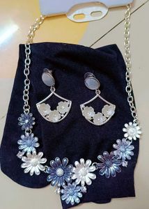Beautiful Jewelry Set And Earrings