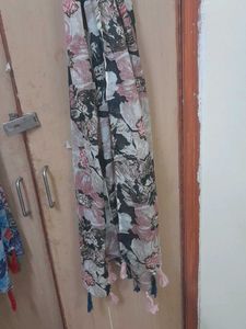 Floral Print Scarf - Light &amp; Airy
