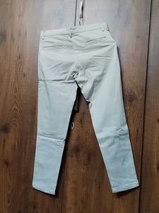 Women Slim Cropped Chinos - Creame Colos