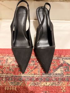 H&amp;M Black pointed Heels