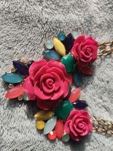 Stunning Roses Design Neckpiece