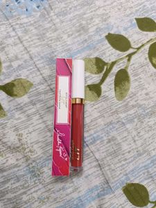 Combo Of Swiss Beauty And MyGlamm Lipstick