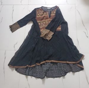 Saundh' Long Top