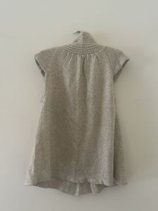 Beautiful Woolen Sweater With Collar Buttons