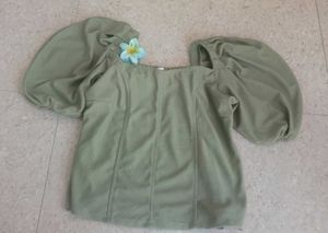 Puff sleeve top💚