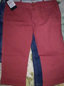 Red Capri Mid Waist