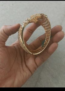 AD Bracelet With Opening Lock System