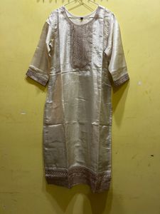 Women Embroidery Straight Kurta Set Size XL