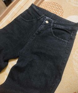 Women Black Straight Fit Jeans