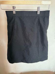 Tailored black straight skirt with back slit