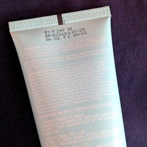 Dot &amp; Key Facewash