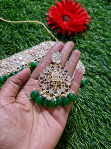 Beautiful Necklace Earring And Mangtika Set