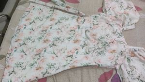Floral Print Puff Sleeve Top