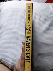 RAVEN'S GATE- ANTHONY HOROWITZ