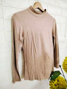 Fitted Peach Top