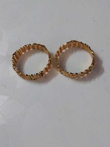 Vintage Gold Tone Bangle Set