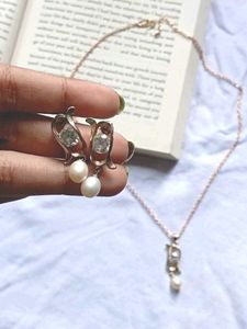 Rose Gold Necklace &amp; Earring Set