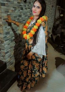Saree Without Blouse