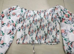 White Floral Balloon Sleeve Crop Top 🤍💮