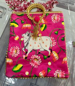 New Pink Cow Print Bag With Zip & Bangle Handle