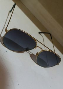 Salman Khan Dabangg 3 Unisex Sunglasses (Black and Golden)