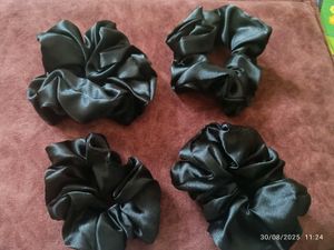 New Handmade 4 Black+4white Scrunchie Set