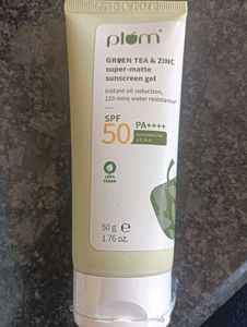 Plum Green Tea &amp; Zinc Sunscreen SPF 50