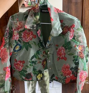 Women Collared  Green Balloon Sleeved Shirt