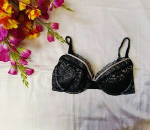 🇳🇿💫🔥 Imported Elegant Black Lace Bra