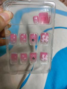 LINQI Pink Press-On Nails