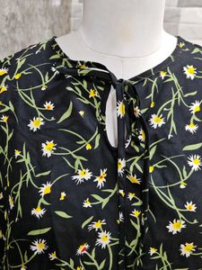 Daisy Print Tie Neck Top