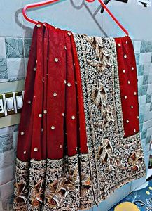 RED WEDDING SAREES EMBROIDERY