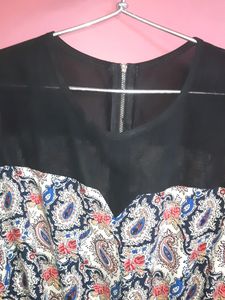 Printed Jumpsuit,with zip and pockets.