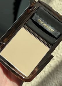 HOURGLASS COMPACT
