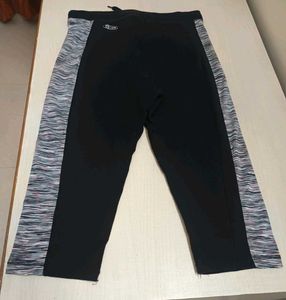 ACTIVE CAPRI PANTS
