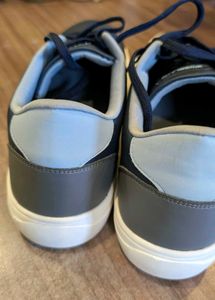 Sneakers 🔥 Mens Size 9